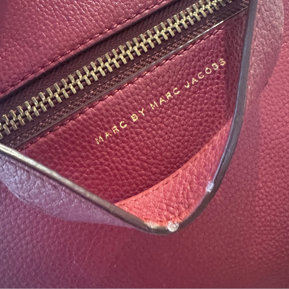 Marc by Marc Jacobs Pearl Red Leather Two-Way Bag with Crossbody Strap - Picture 7 of 14
